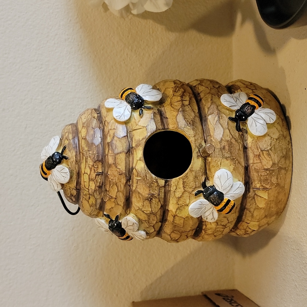 Bee hive birdhouse super cute